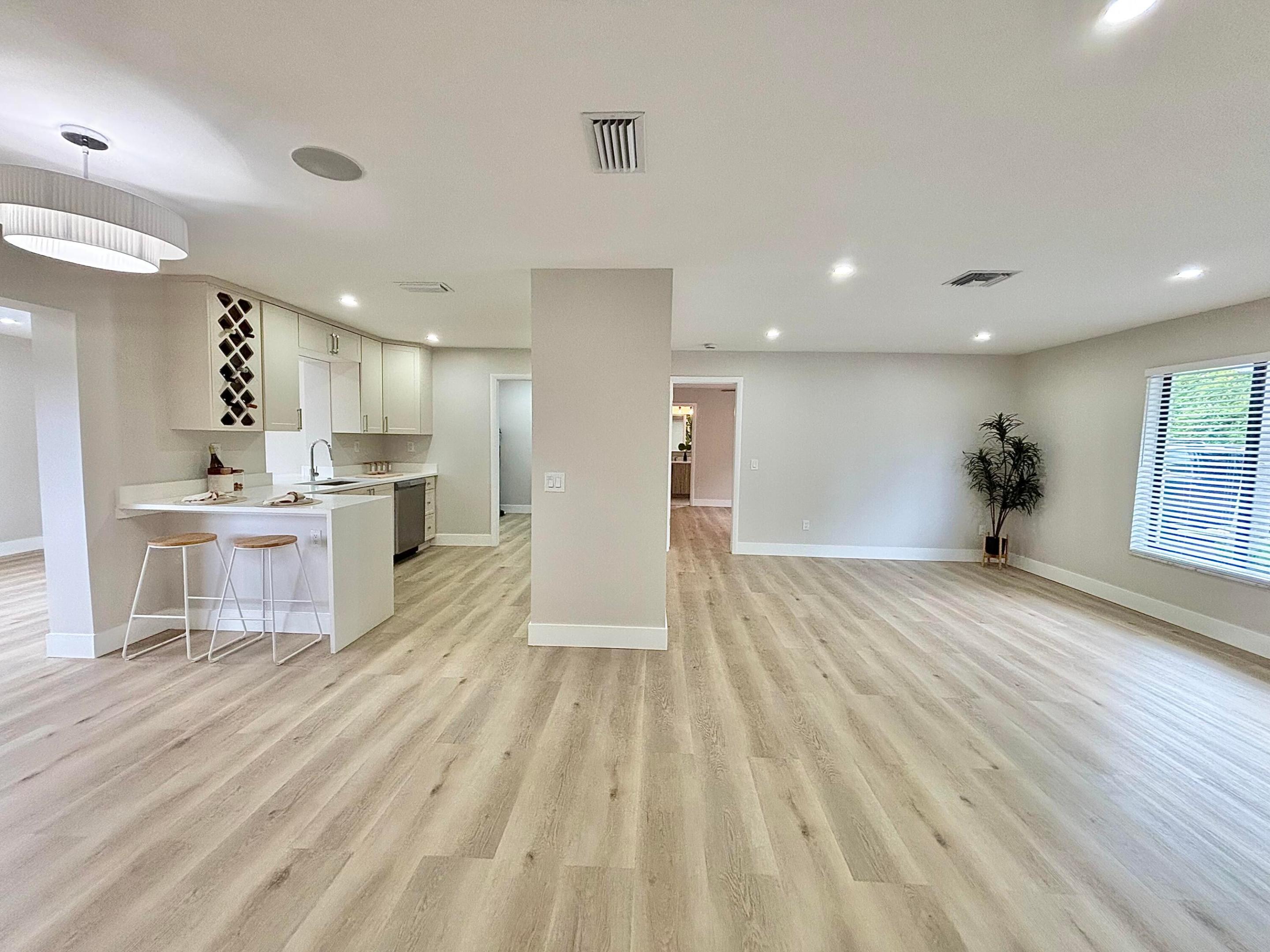 EAST LAKE CLARKE - Residential