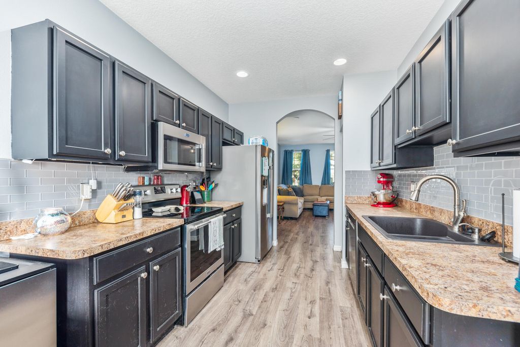 Photo of 2120 SE Eatonville Drive, Port Saint Lucie, FL 34952 (MLS # R10931022)