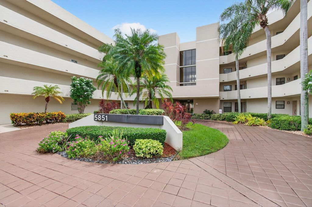 Photo of 5851 Camino Del Sol #106, Boca Raton, FL 33433 (MLS # F10526302)