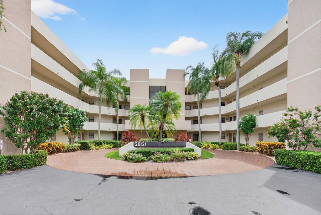 Photo of 5851 Camino Del Sol #106, Boca Raton, FL 33433 (MLS # F10526302)