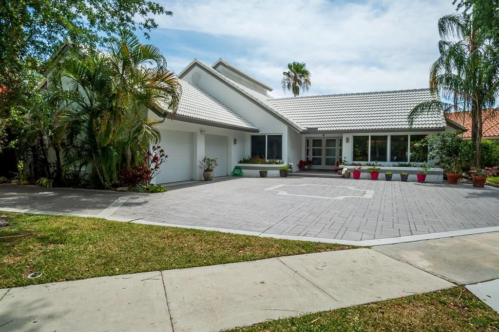 Photo of 1220 Parkside Avenue, Boca Raton, FL 33486 (MLS # R10708289)
