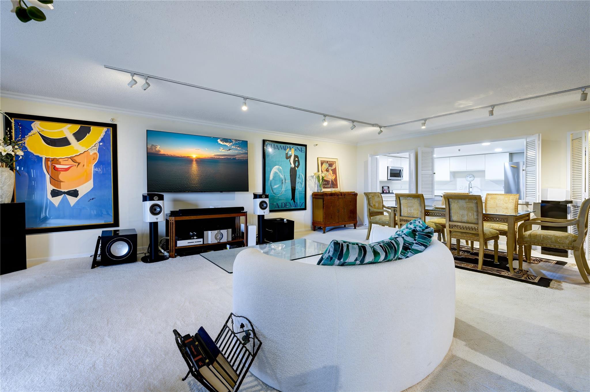 2480 Presidential Way 904