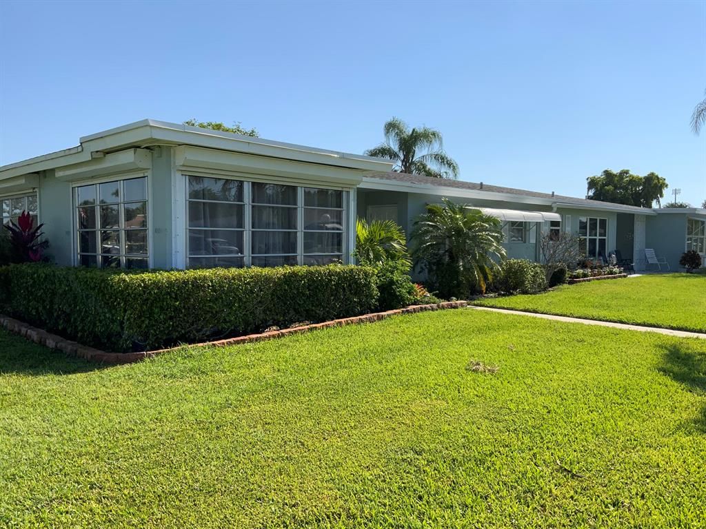 Photo of 165 High Point Terrace East Ter #B, Delray Beach, FL 33445 (MLS # R10800880)