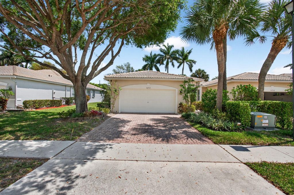 Photo of 10732 Royal Caribbean Circle, Boynton Beach, FL 33437 (MLS # B26007173)