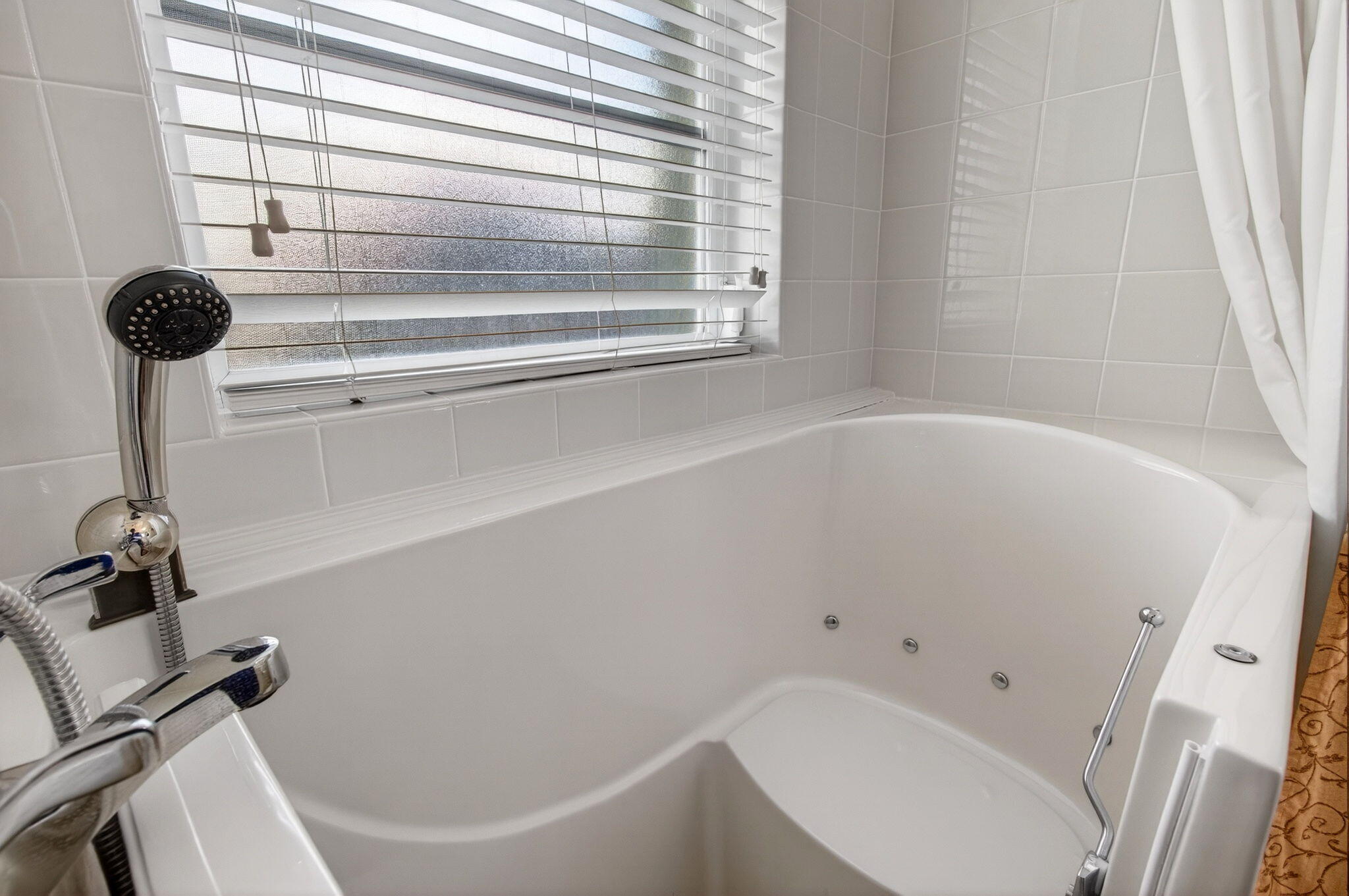 MAJESTIC ISLES - Residential