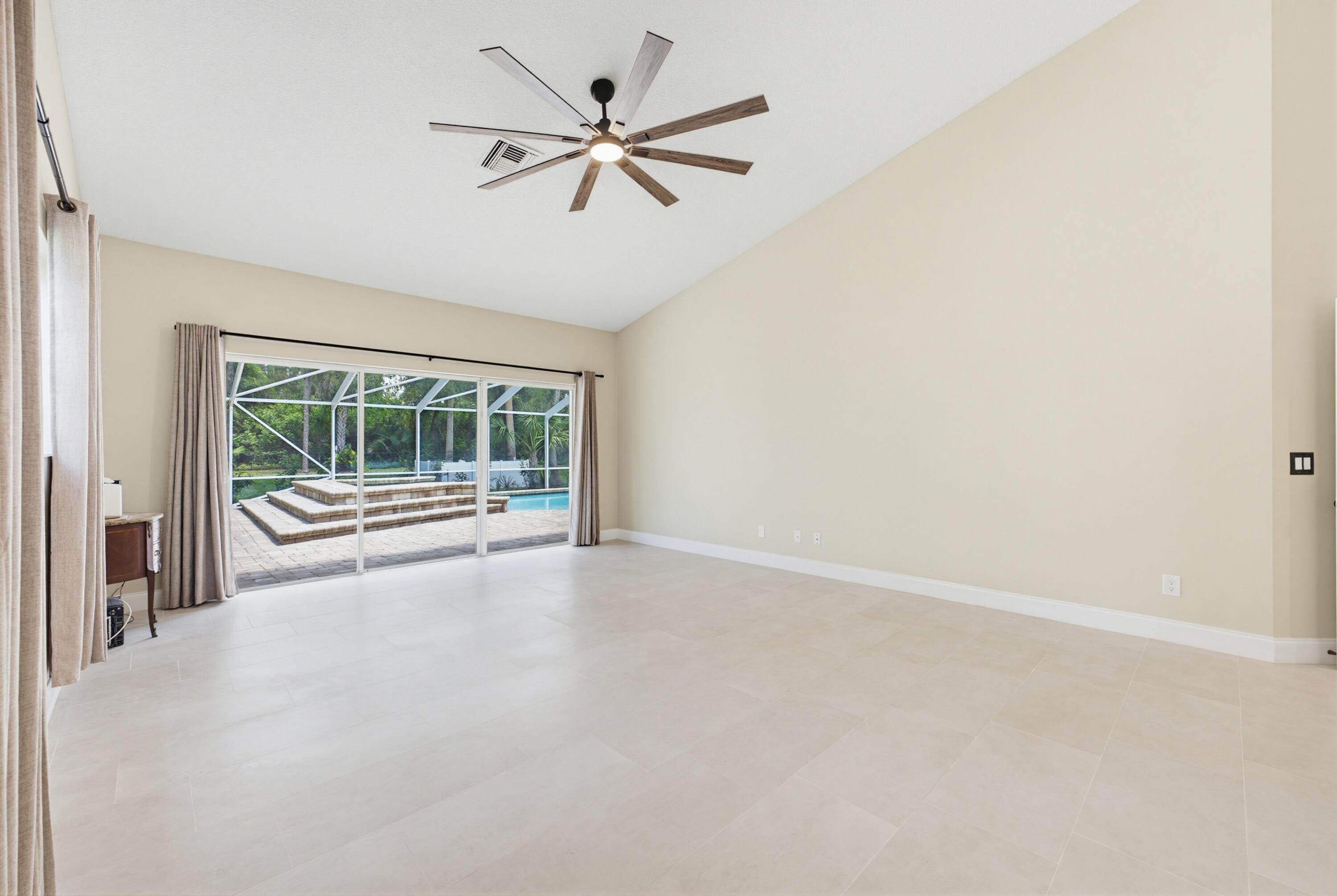 PADDOCK PARK - Residential