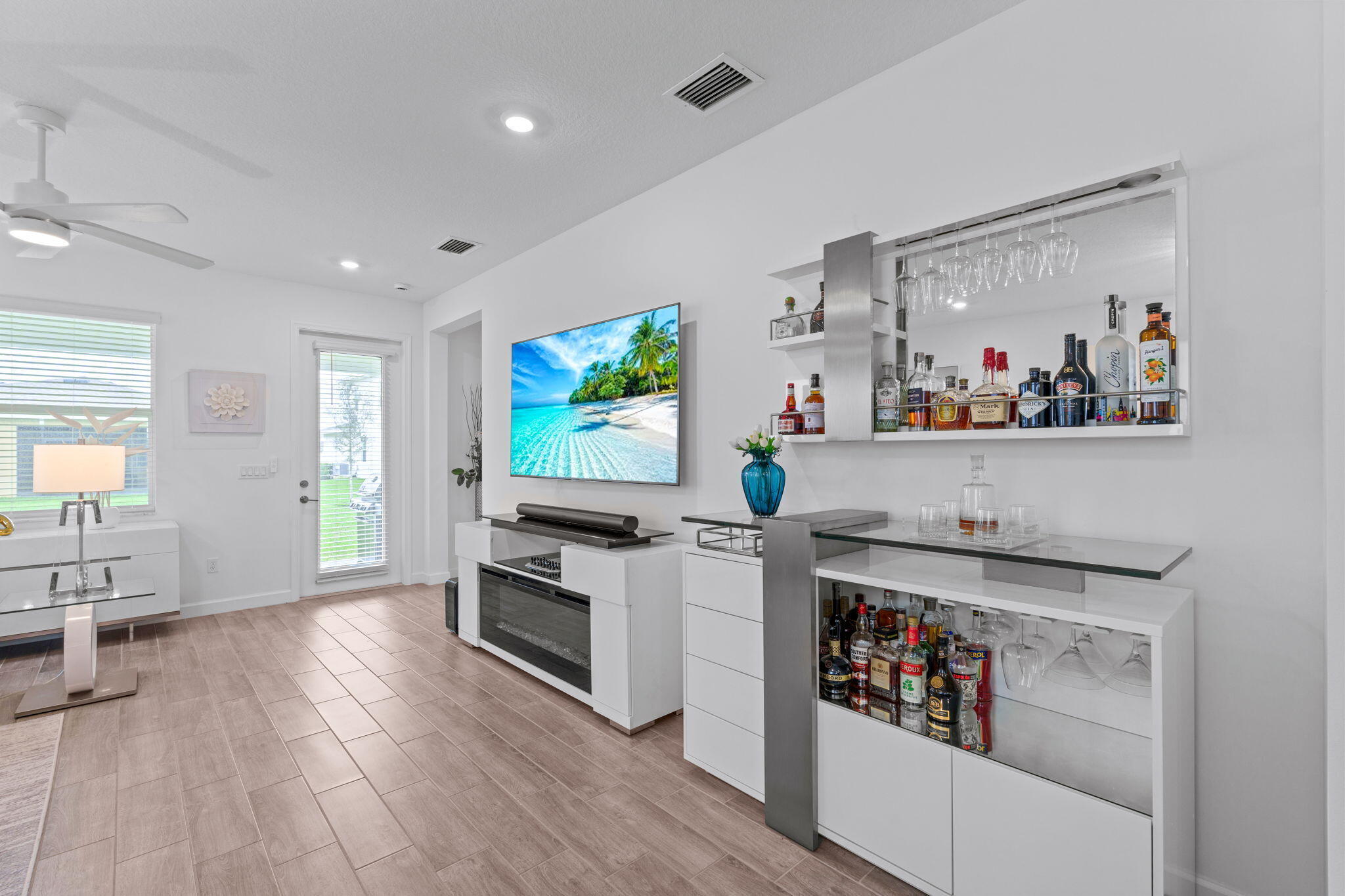 DELRAY TRAILS AT VILLA DELRAY PUD - Residential Lease