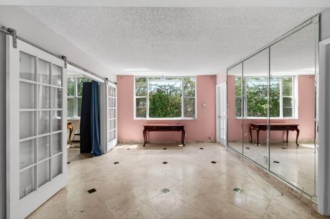 Tiny photo for 1810 New Palm Way #316, Boynton Beach, FL 33435 (MLS # B26014322)