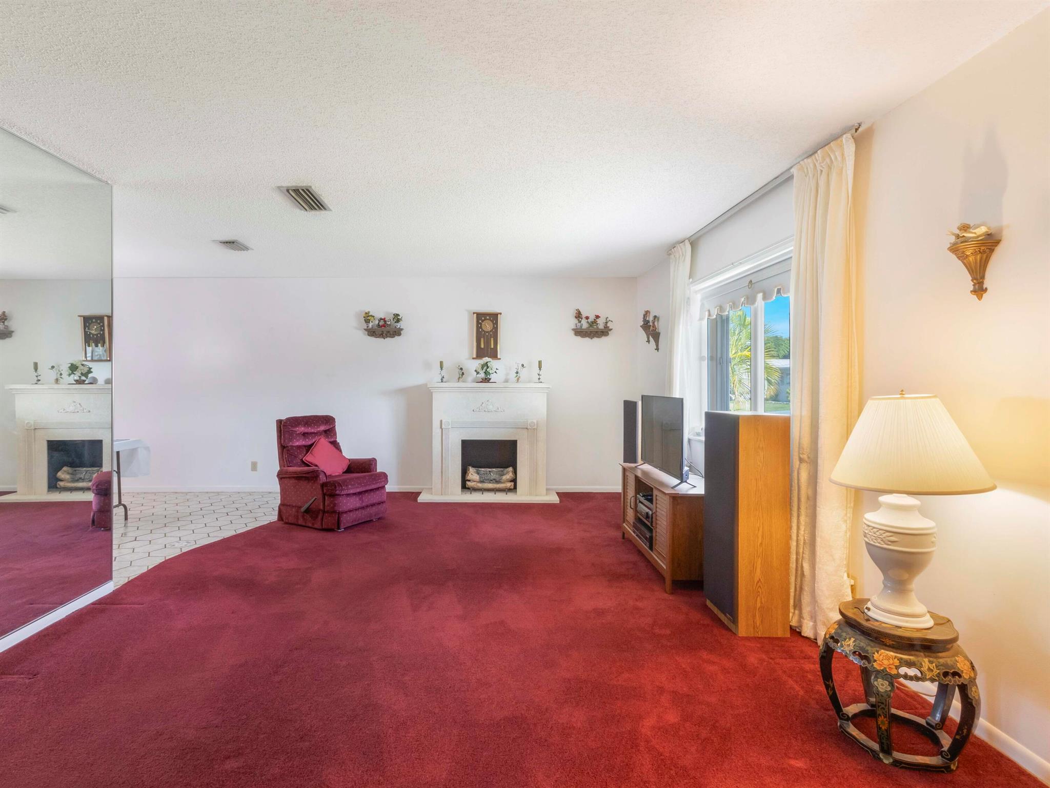 6975 NW 12th Street, Margate, FL, 33063/$375,000 4 6975 NW 12th Street