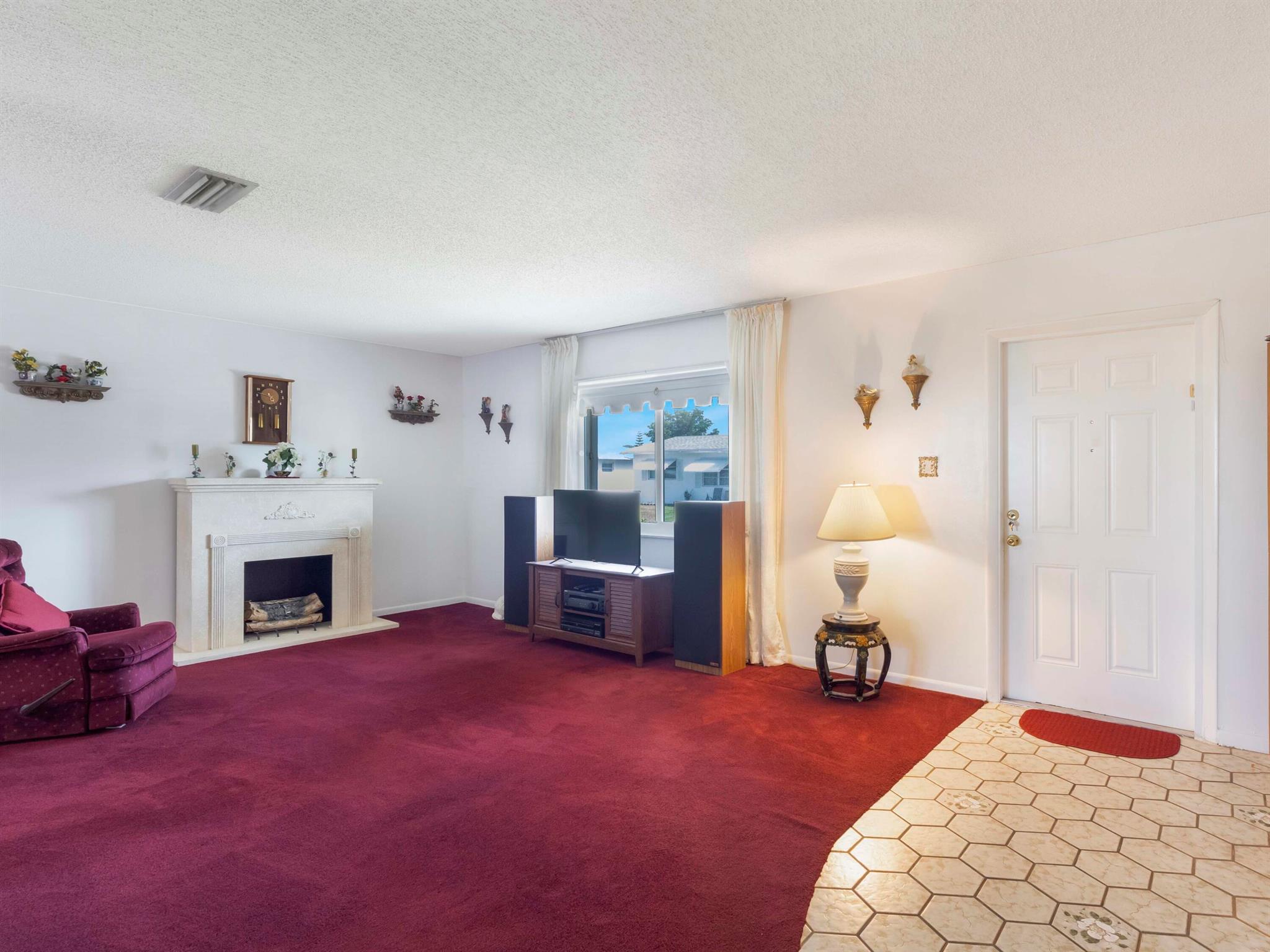 6975 NW 12th Street, Margate, FL, 33063/$375,000 3 6975 NW 12th Street