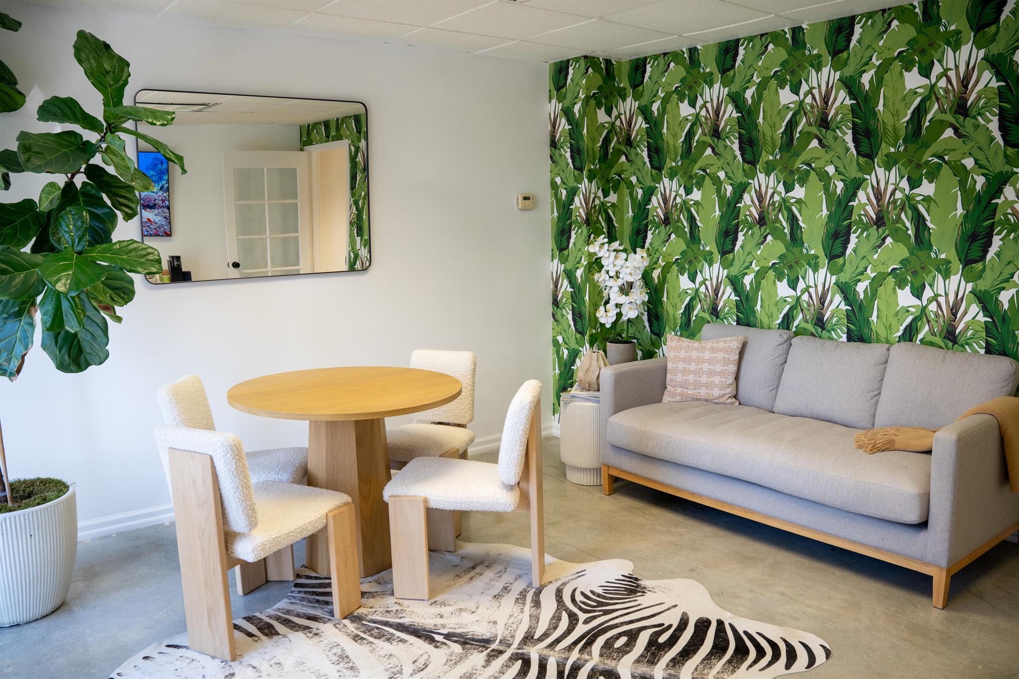 ROYAL PARK - Commercial Lease