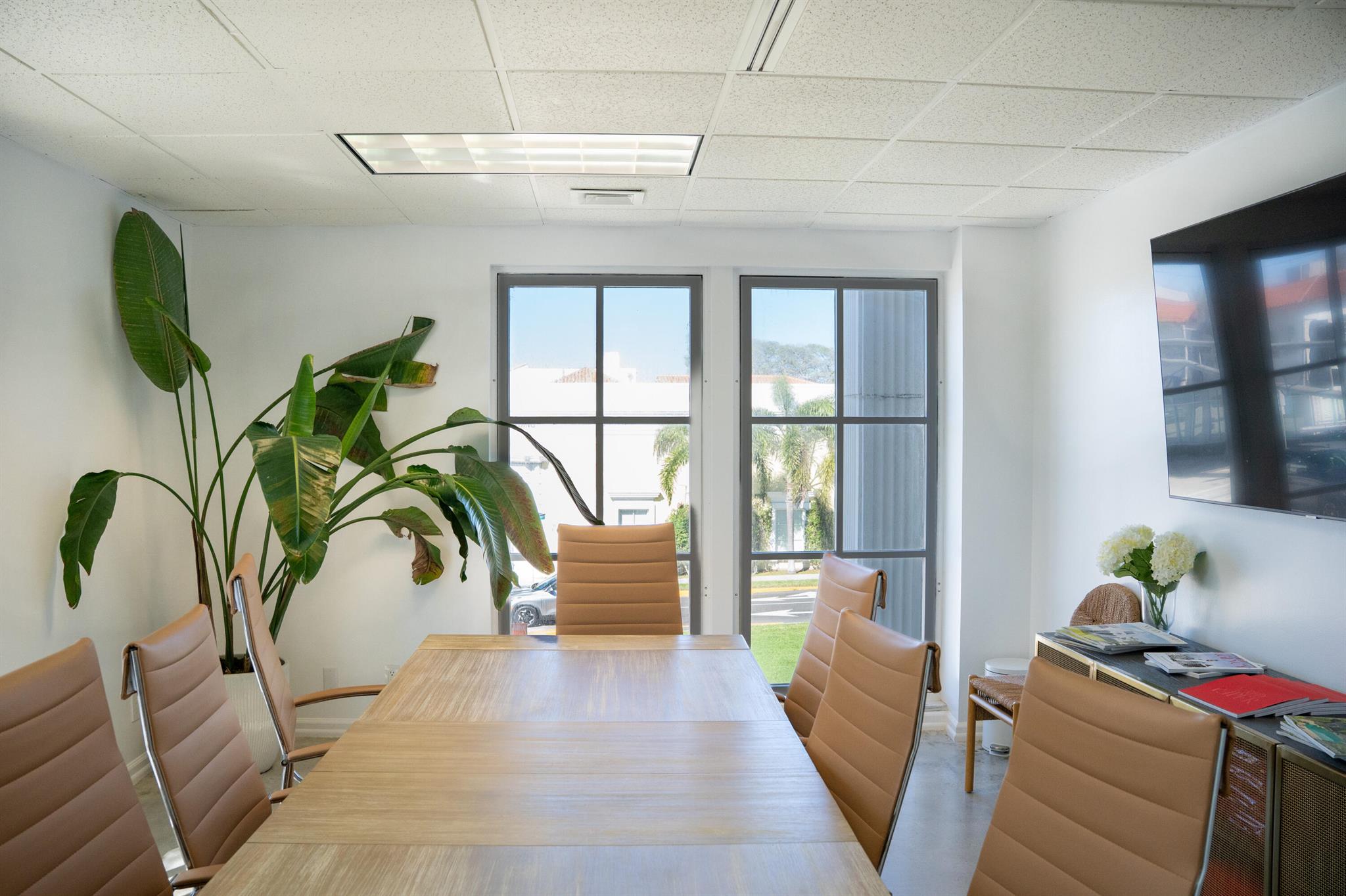 ROYAL PARK - Commercial Lease