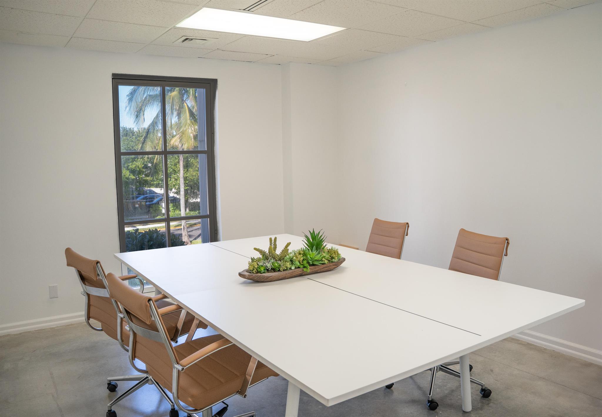 ROYAL PARK - Commercial Lease