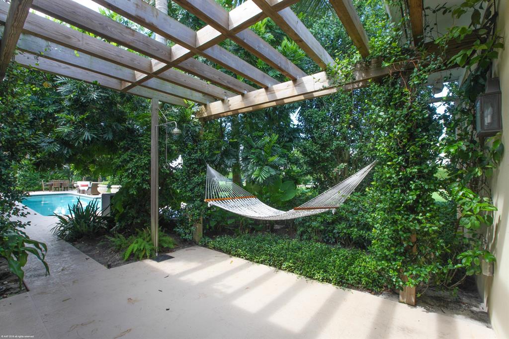 PALM BEACH POINT - Residential