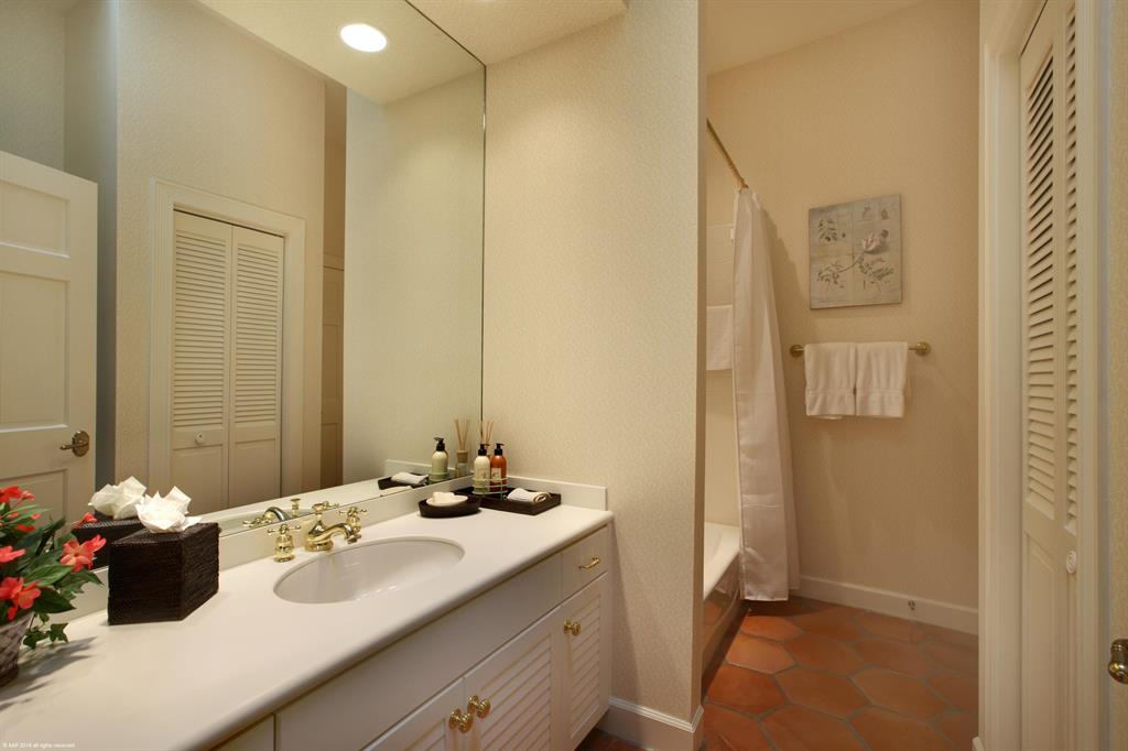 PALM BEACH POINT - Residential