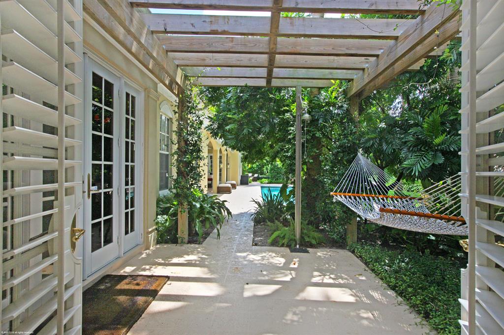 PALM BEACH POINT - Residential