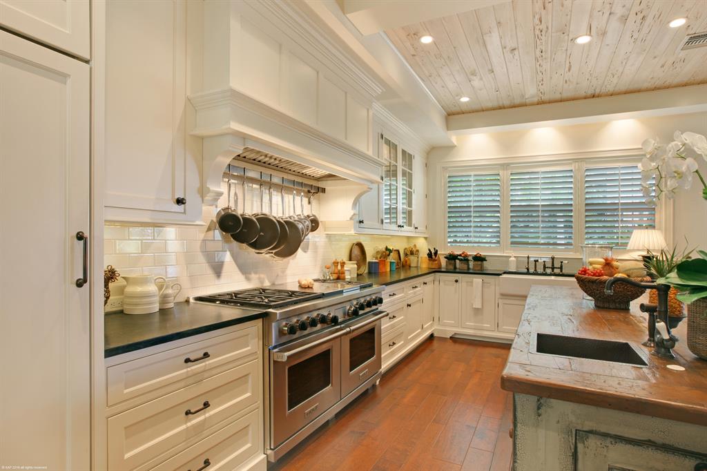 PALM BEACH POINT - Residential