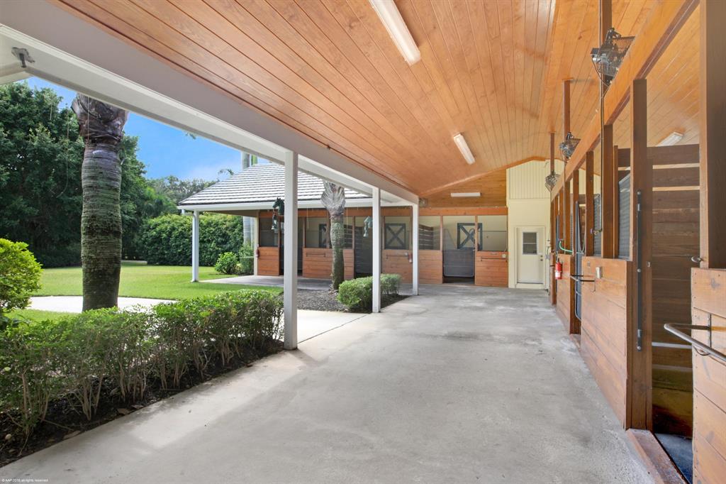 PALM BEACH POINT - Residential