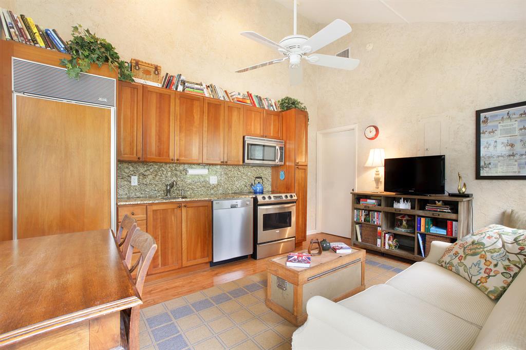 PALM BEACH POINT - Residential