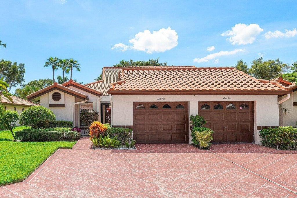 Photo of 6090 Sunrise Pointe Court, Delray Beach, FL 33484 (MLS # R11025900)