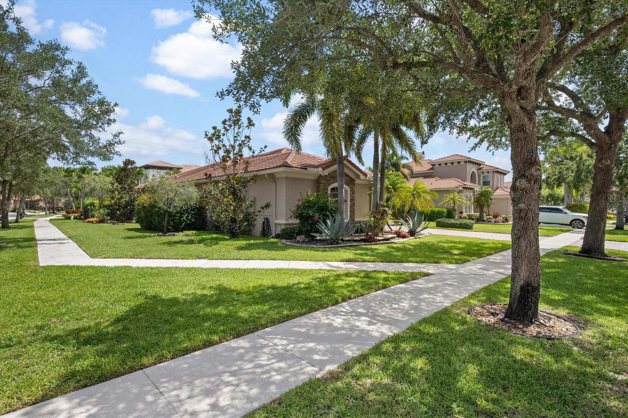 WELLINGTON VIEW - Residential Lease