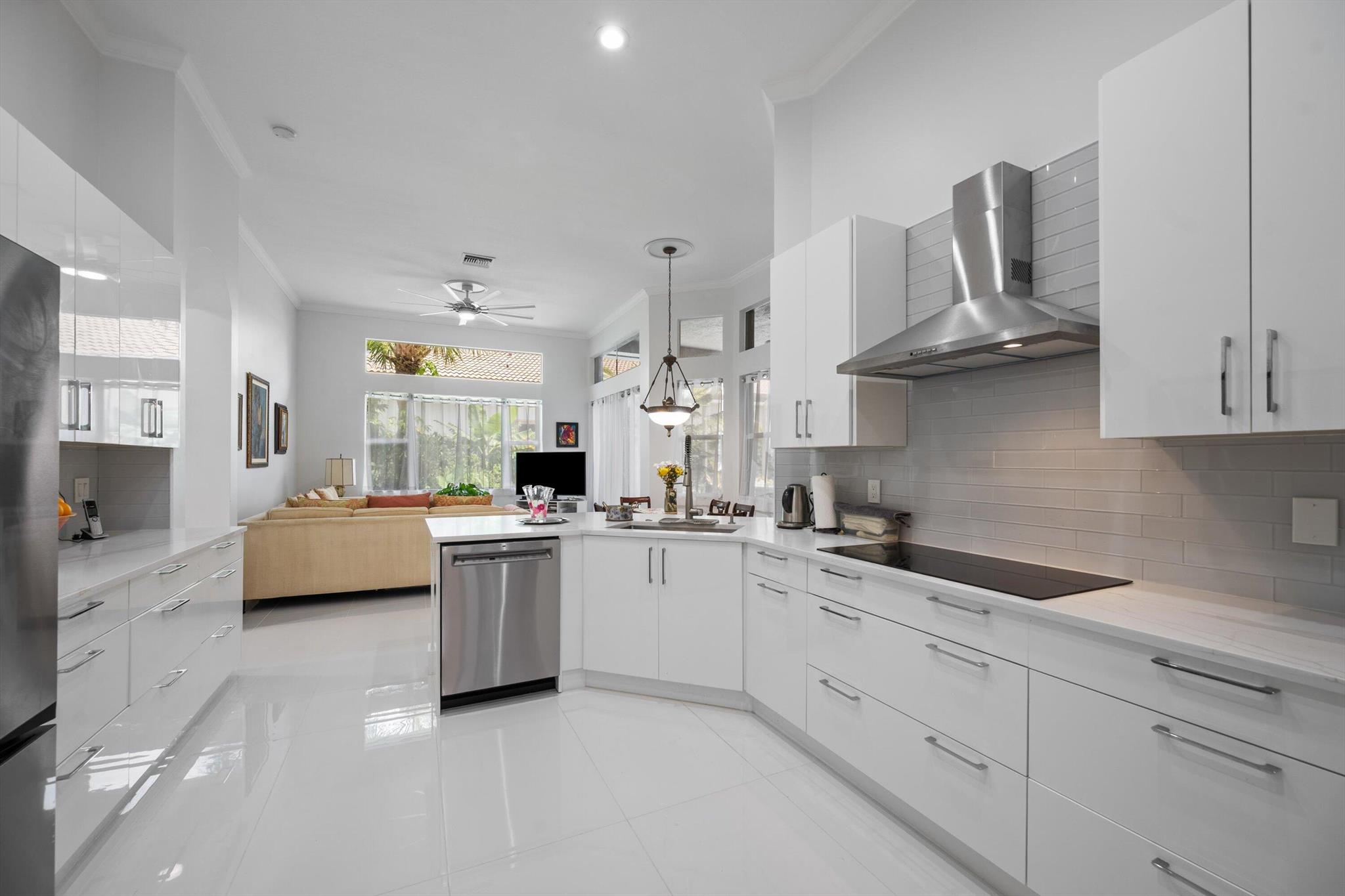 WELLINGTON VIEW - Residential Lease