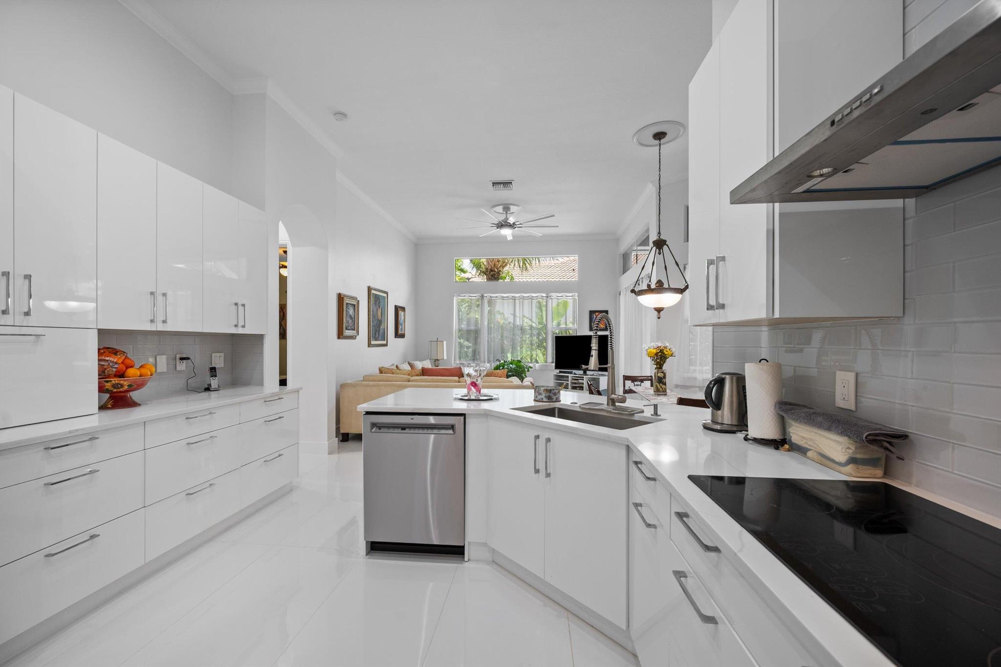 WELLINGTON VIEW - Residential Lease