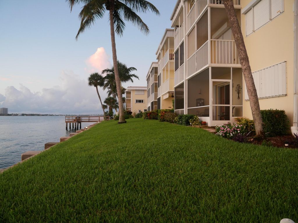 Photo of 131 Doolen Court #104, North Palm Beach, FL 33408 (MLS # R11067582)