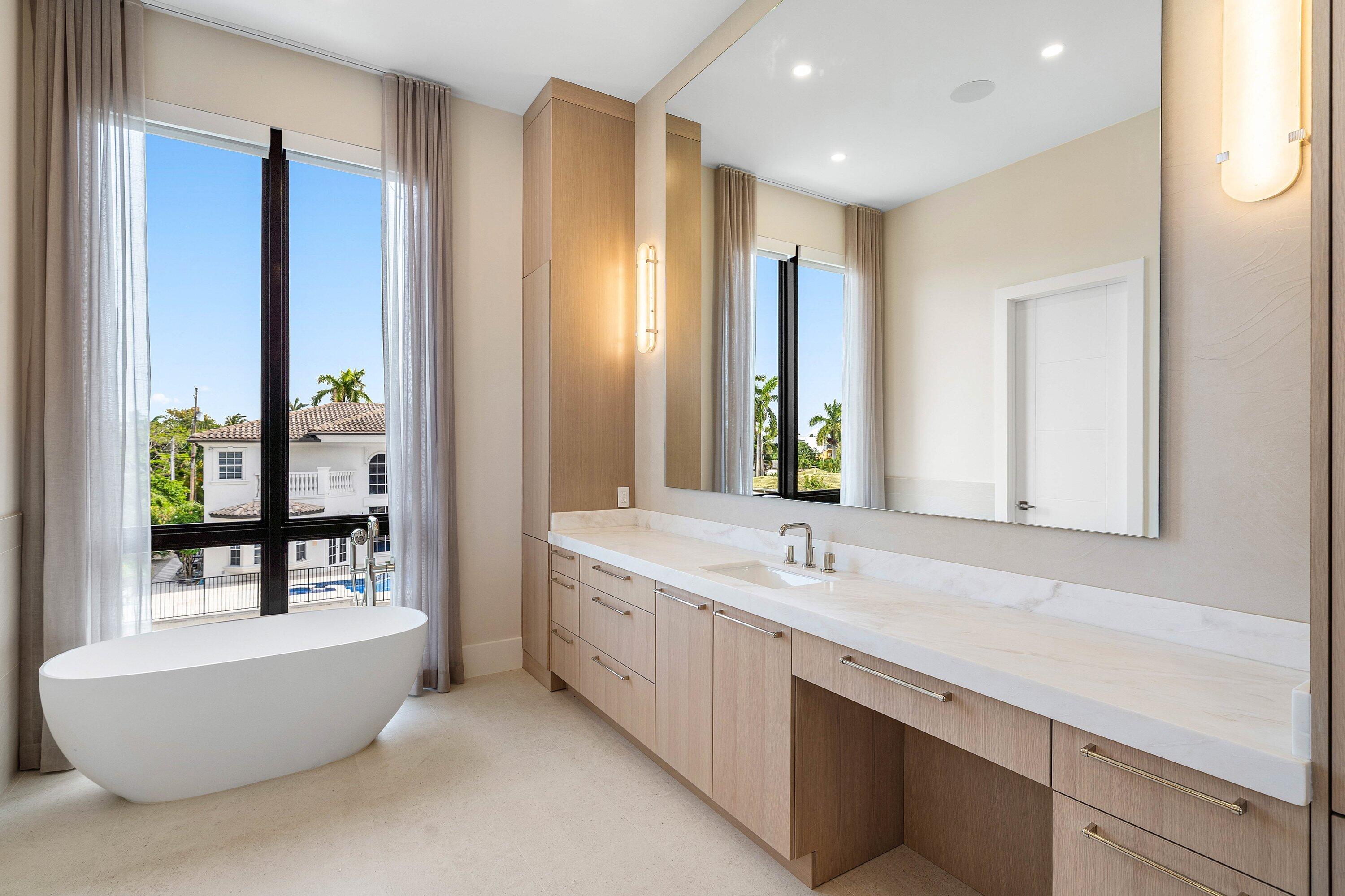 BOCA HARBOUR 3RD SEC - Residential
