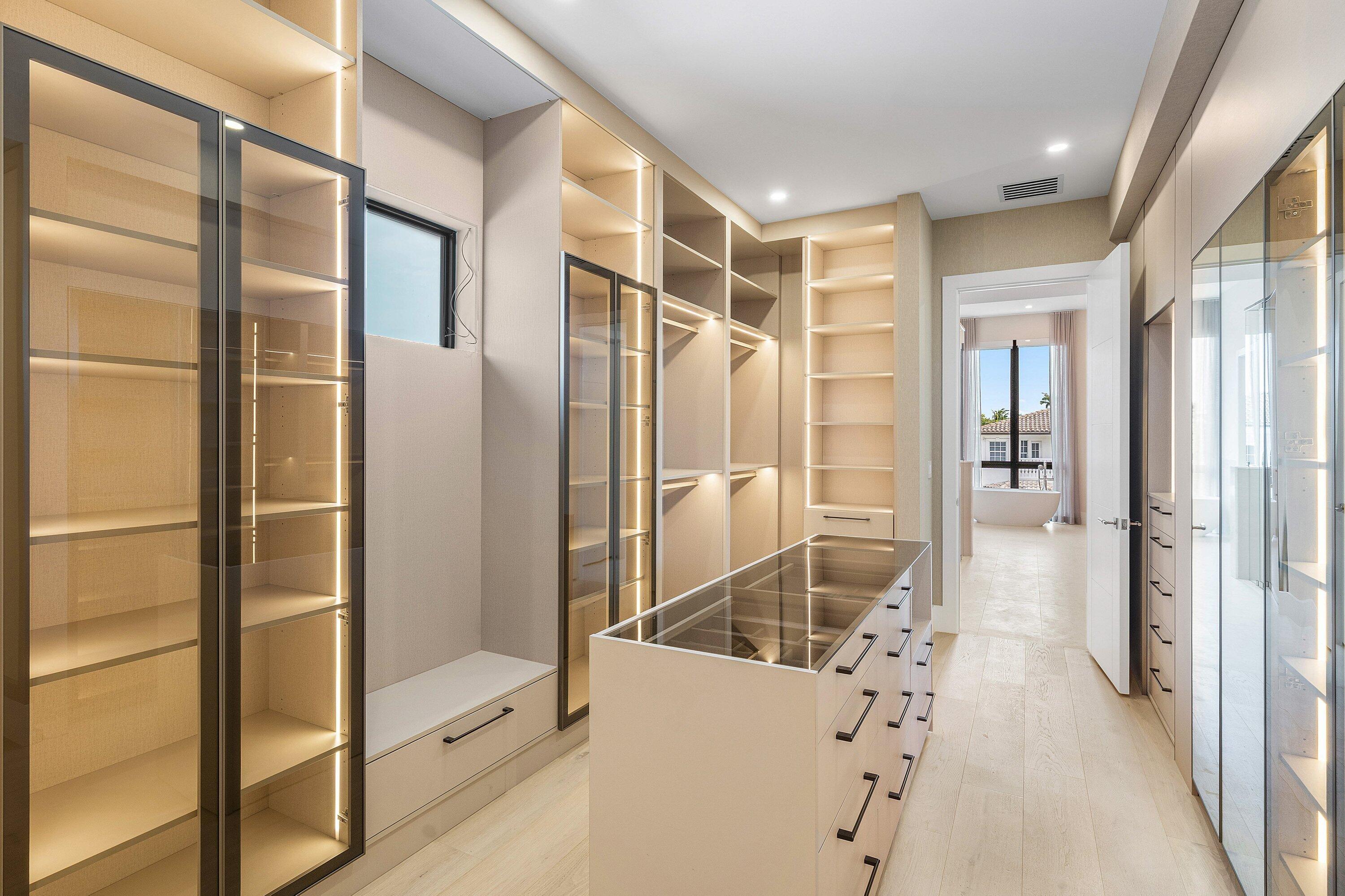 BOCA HARBOUR 3RD SEC - Residential