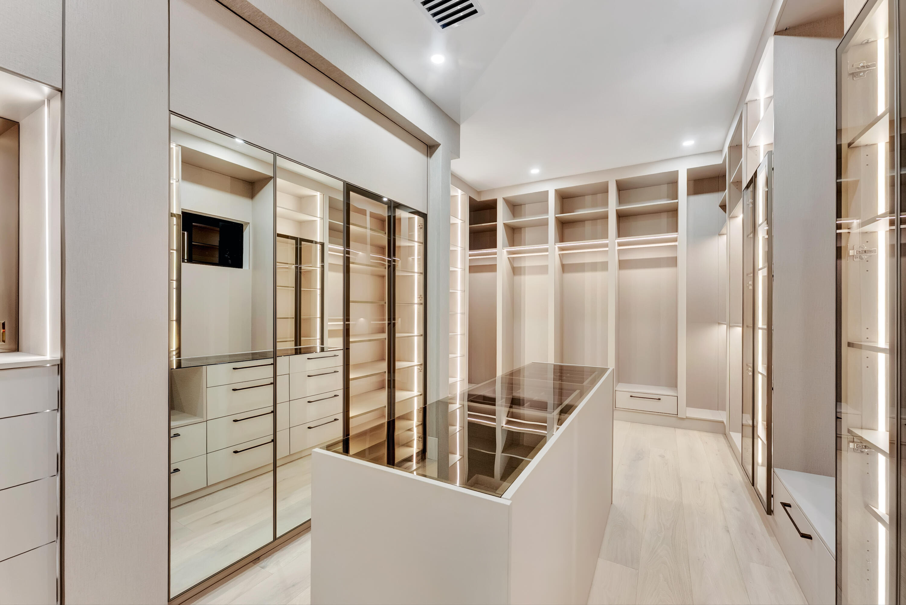 BOCA HARBOUR 3RD SEC - Residential