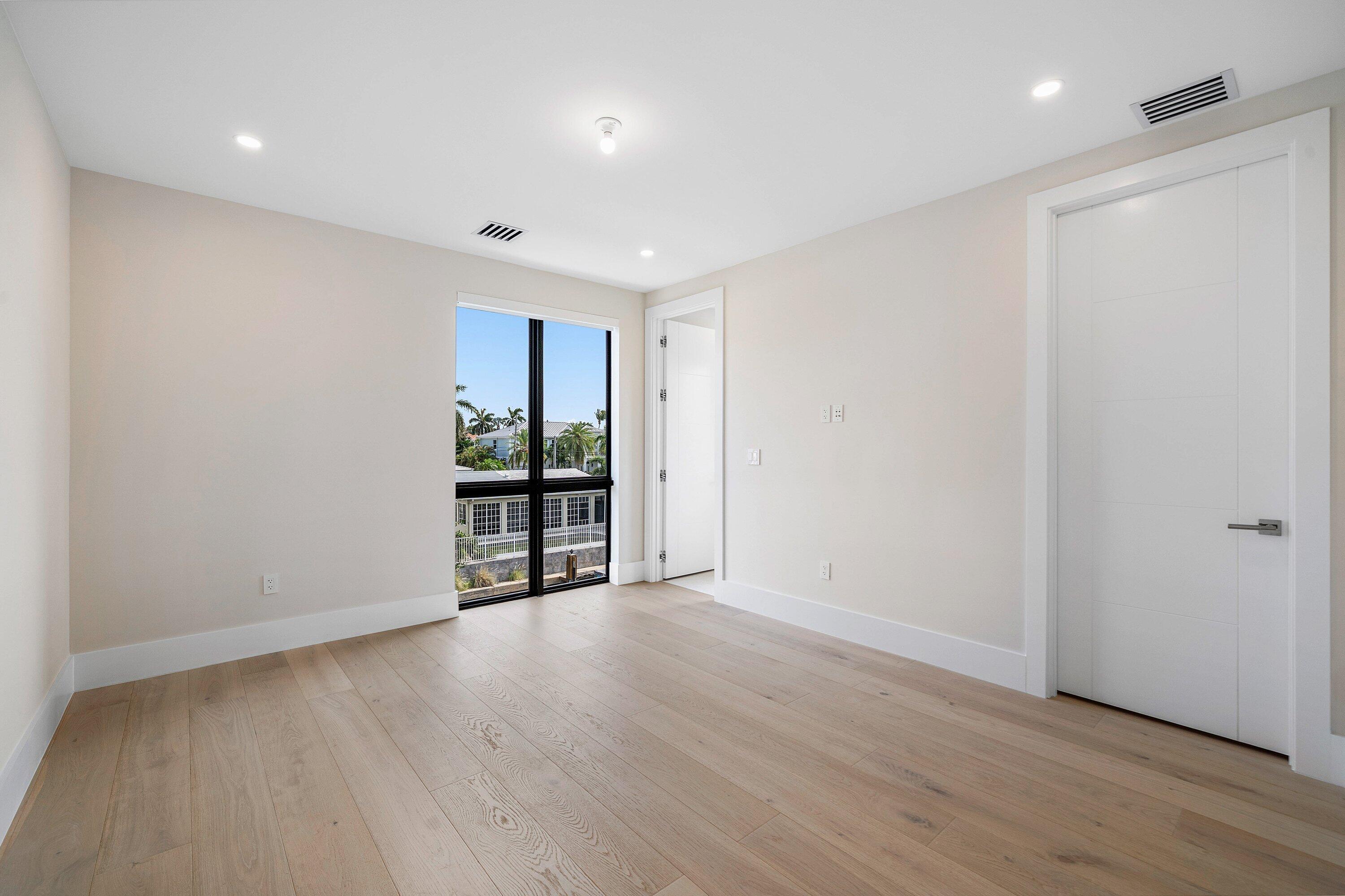 BOCA HARBOUR 3RD SEC - Residential