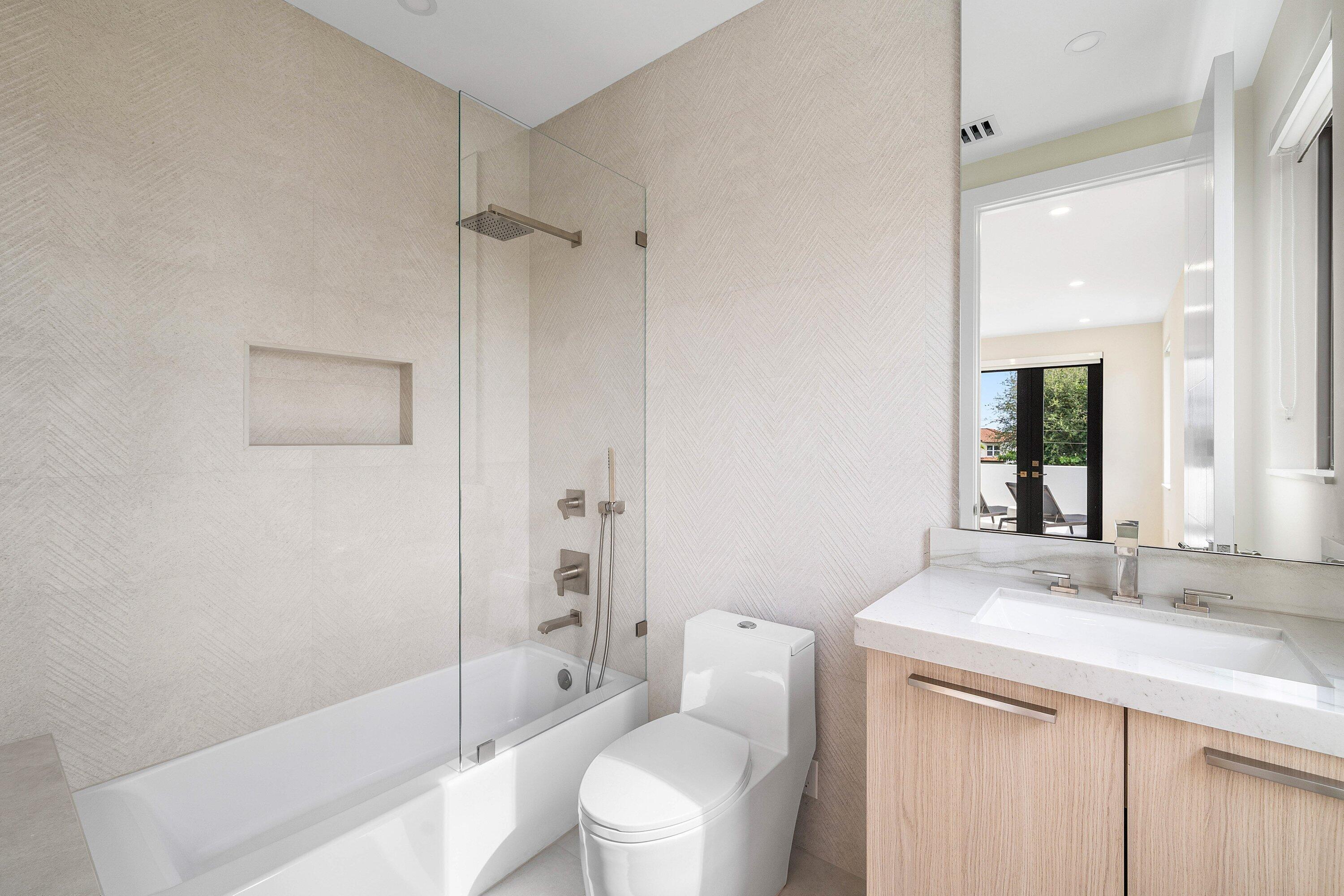 BOCA HARBOUR 3RD SEC - Residential