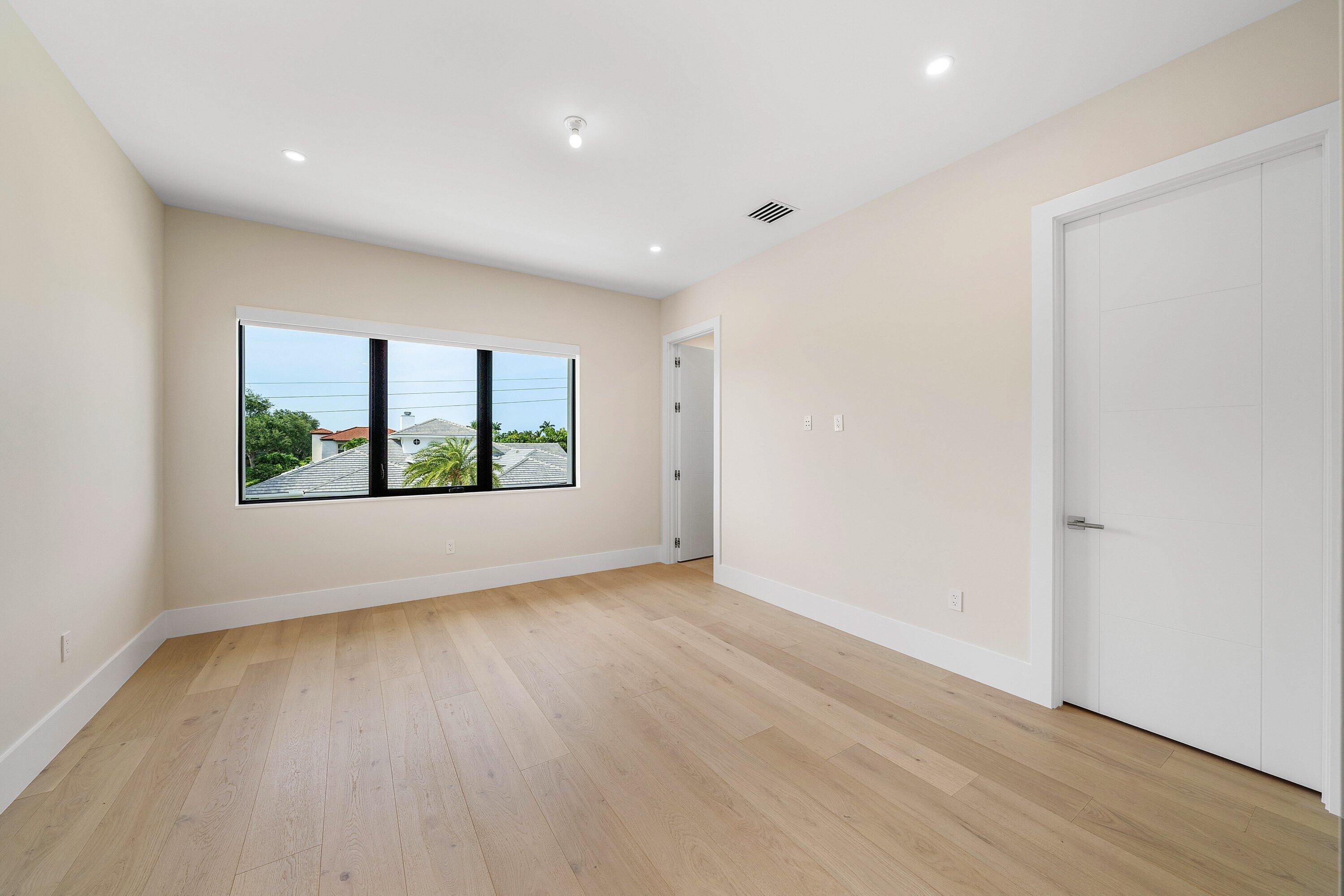 BOCA HARBOUR 3RD SEC - Residential
