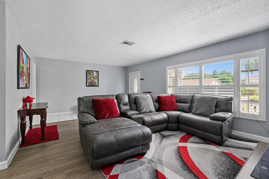 Westwood Commy 4 77-45 B - Residential