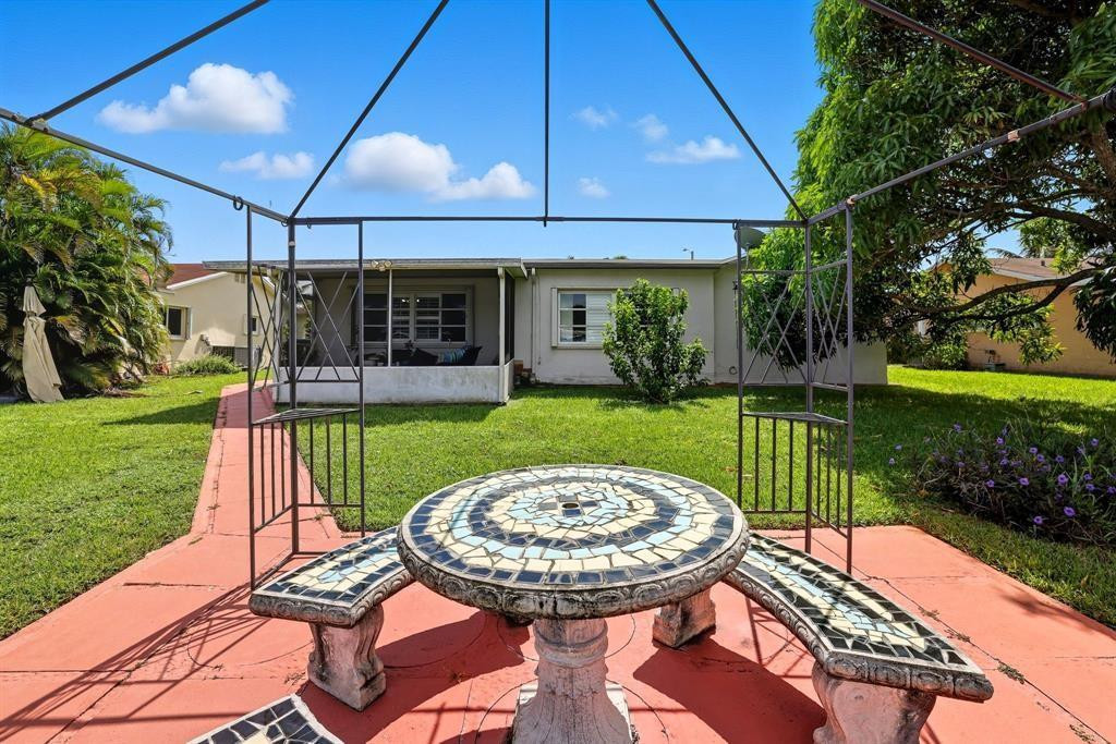 Westwood Commy 4 77-45 B - Residential