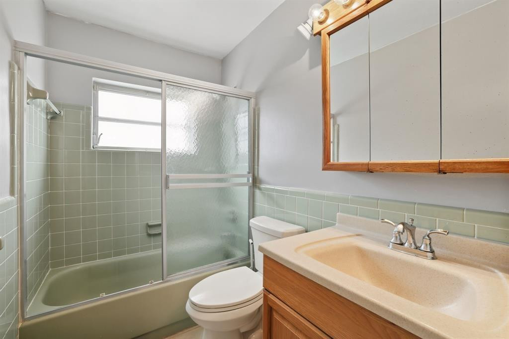 Westwood Commy 4 77-45 B - Residential