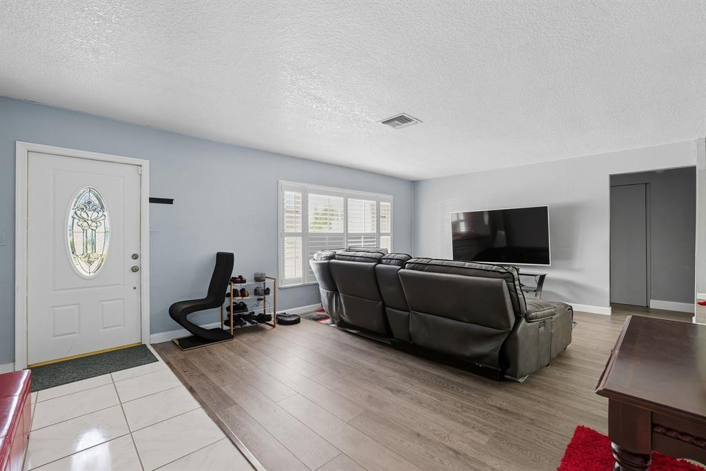 Westwood Commy 4 77-45 B - Residential