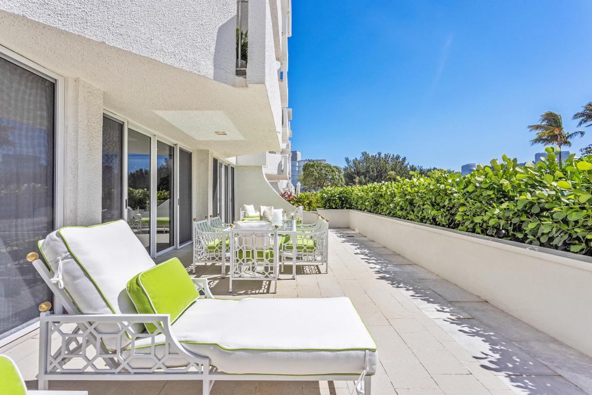 CARLYLE HOUSE CONDO - Residential