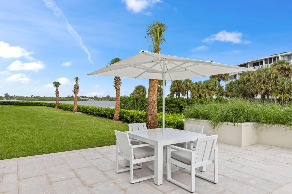 CARLYLE HOUSE CONDO - Residential