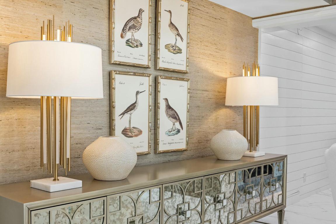 CARLYLE HOUSE CONDO - Residential