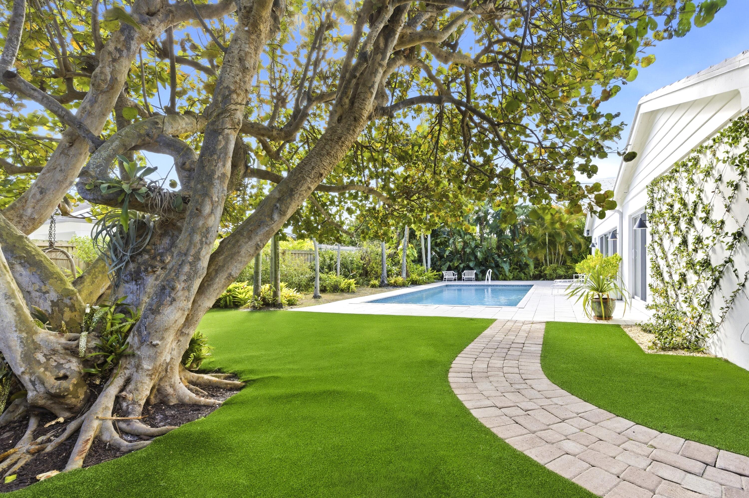 NORTH PALM BEACH VILLAGE OF 6 - Residential