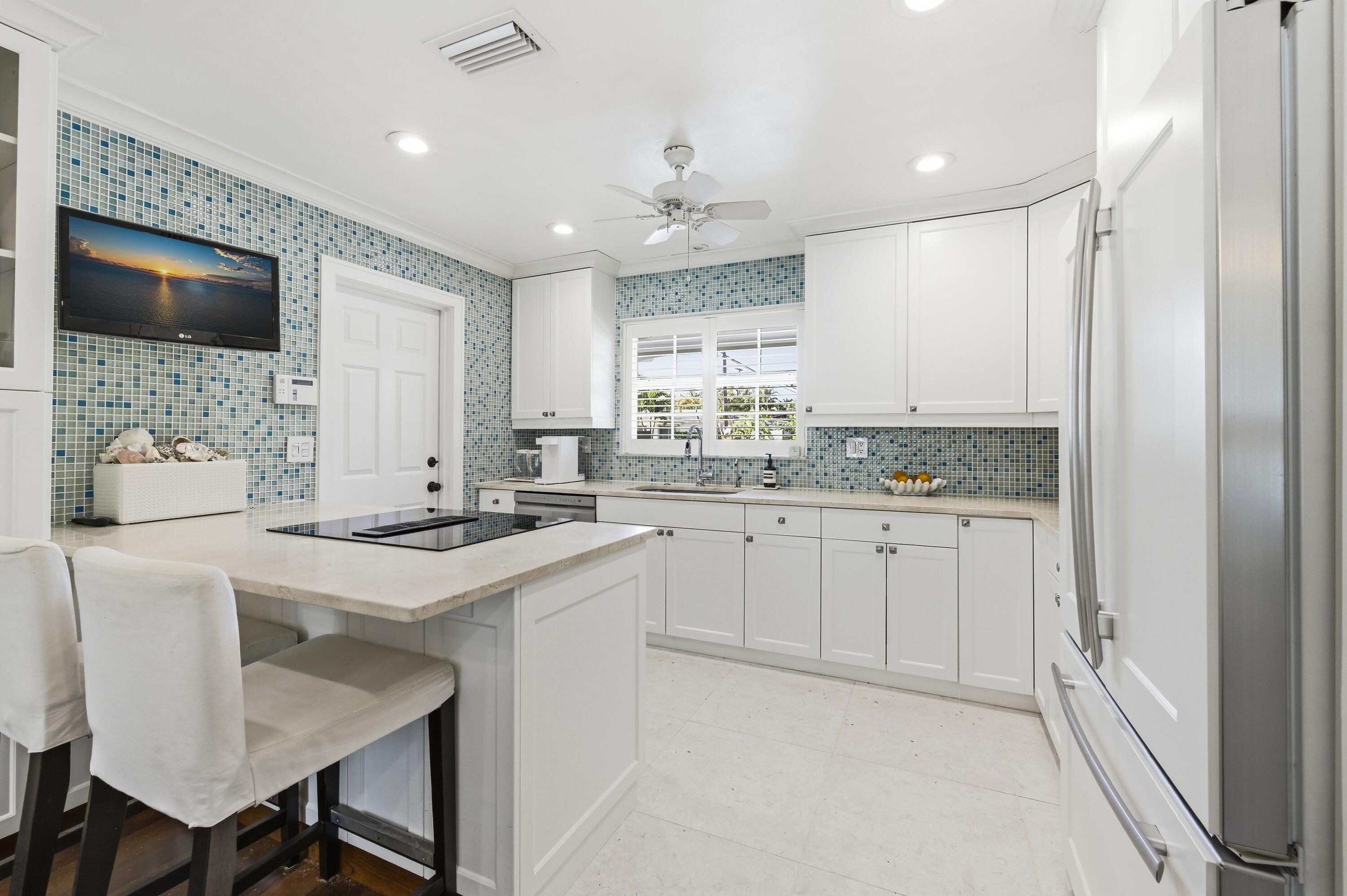 NORTH PALM BEACH VILLAGE OF 6 - Residential