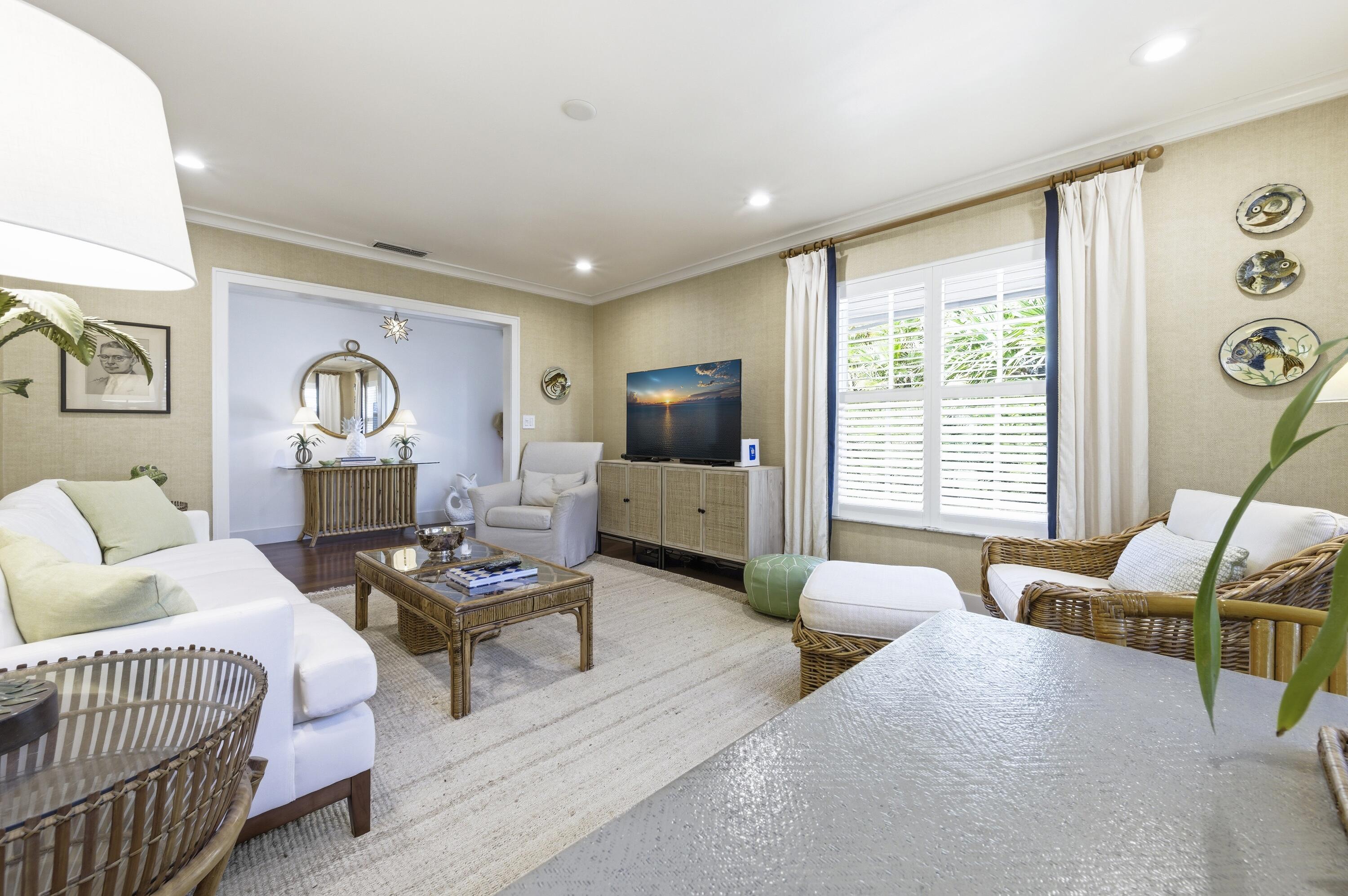 NORTH PALM BEACH VILLAGE OF 6 - Residential