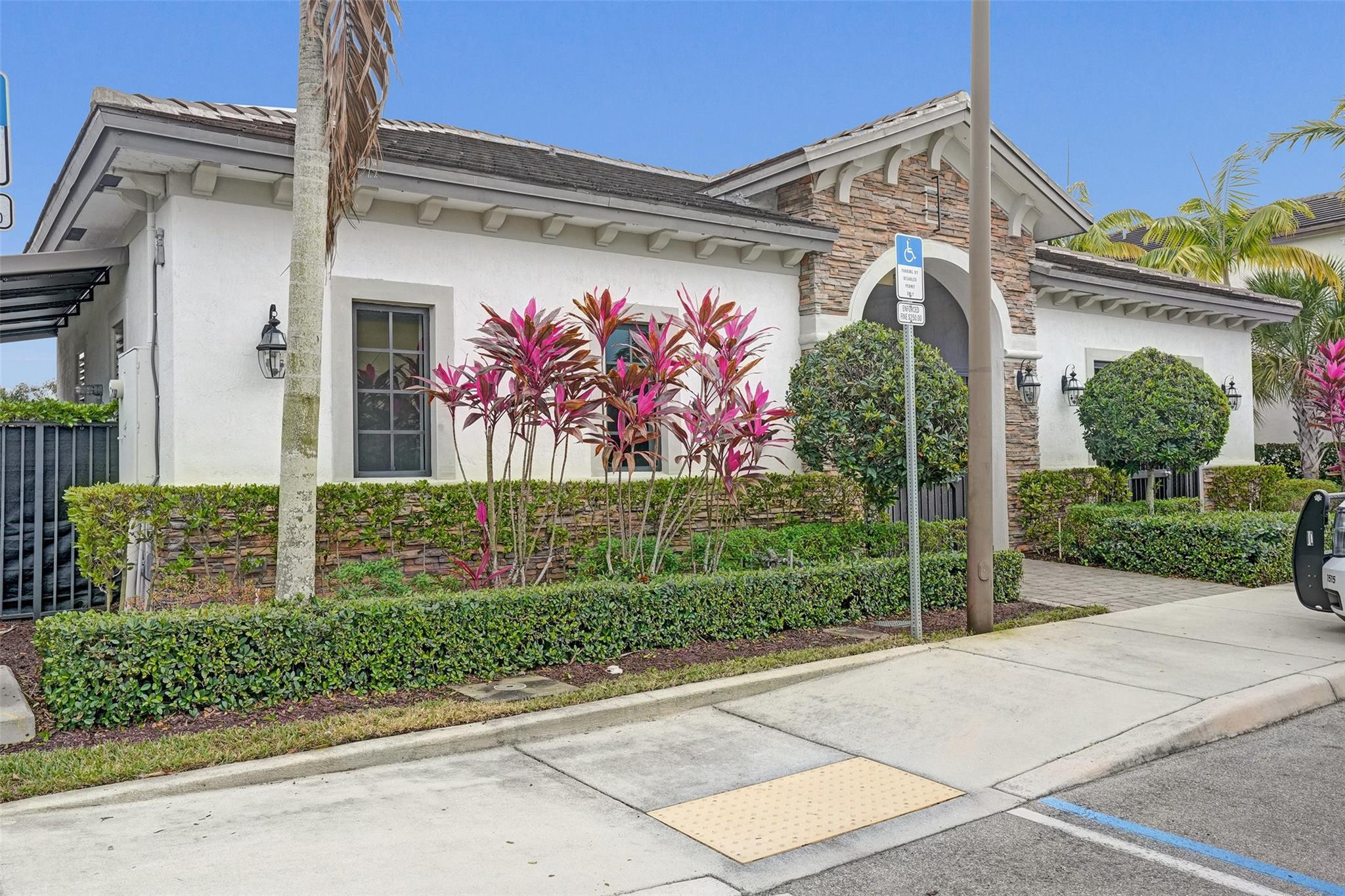 TROTTERS CHASE - Residential