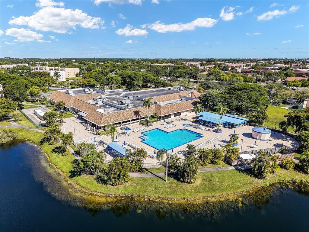 9881 SUNRISE LAKES Boulevard 104