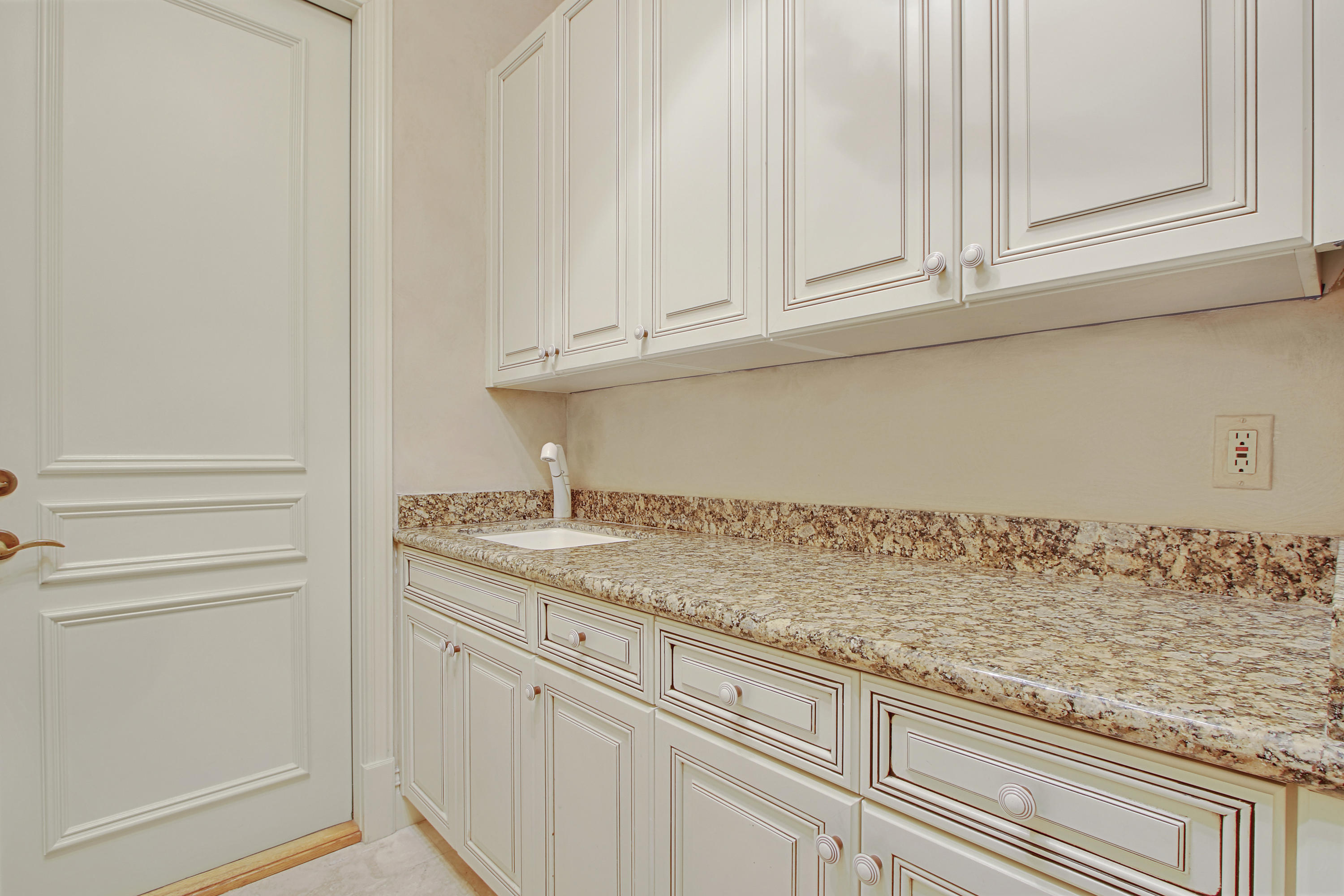 HARBOUR ISLES - Residential