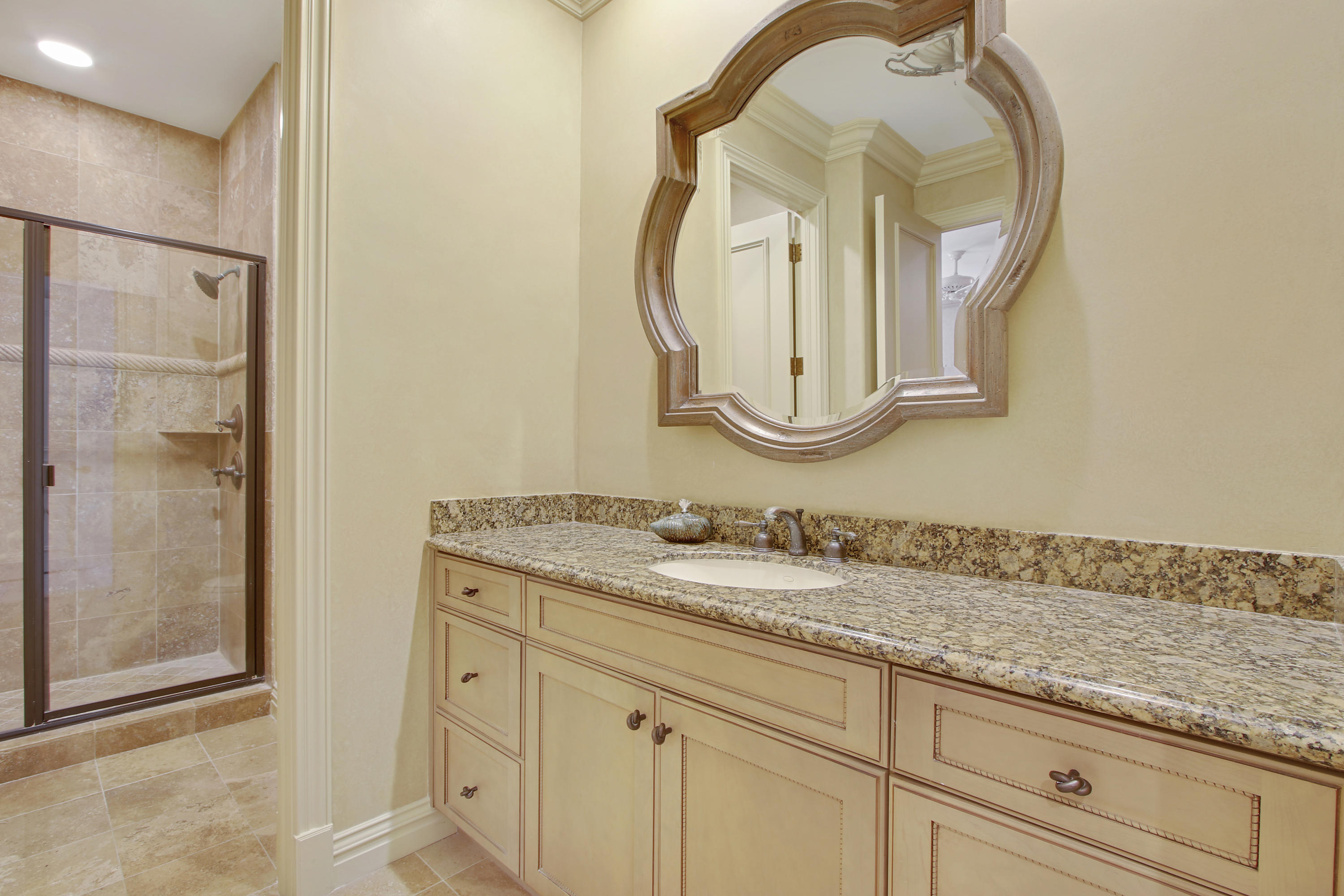 HARBOUR ISLES - Residential