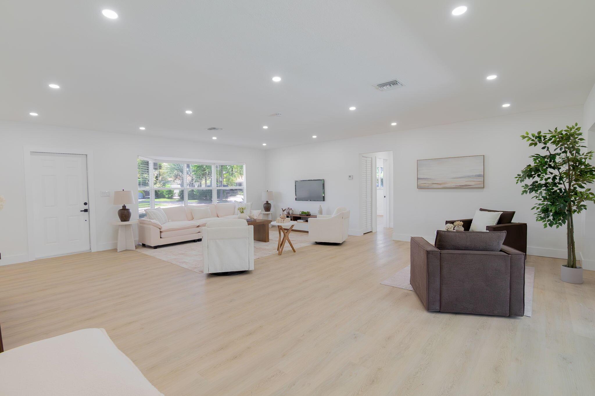 739 SE 11th Avenue