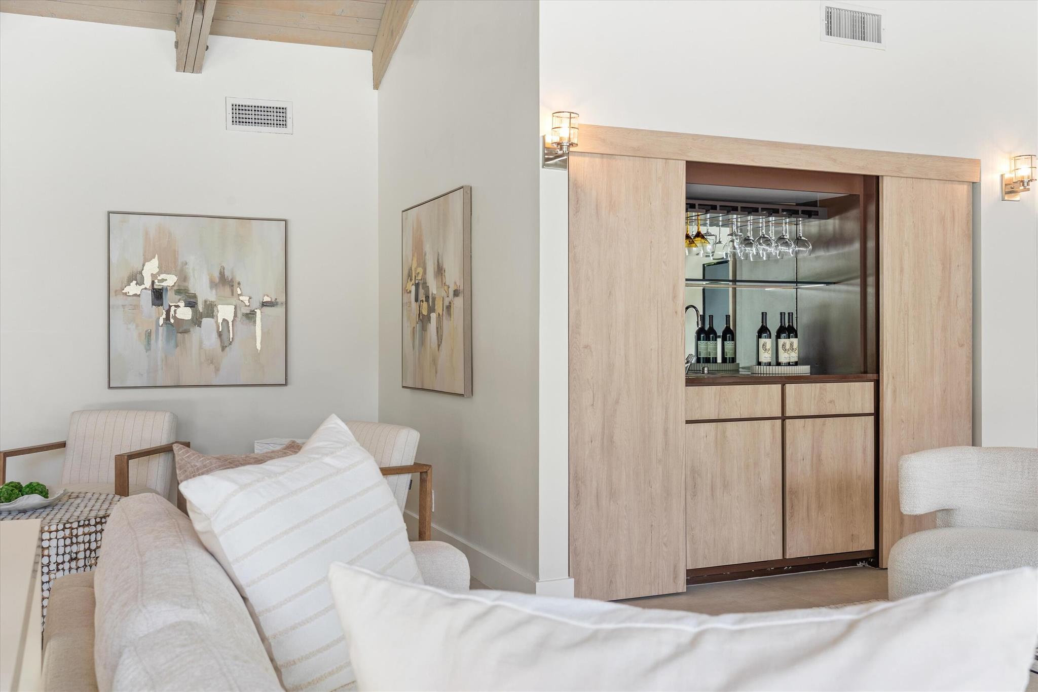 PINE LAKE - Residential